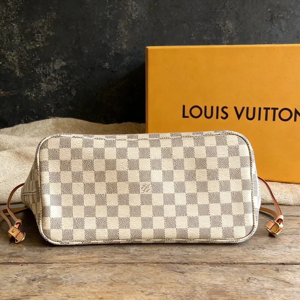 Louis Vuitton Neverfull Beige Lining Bag